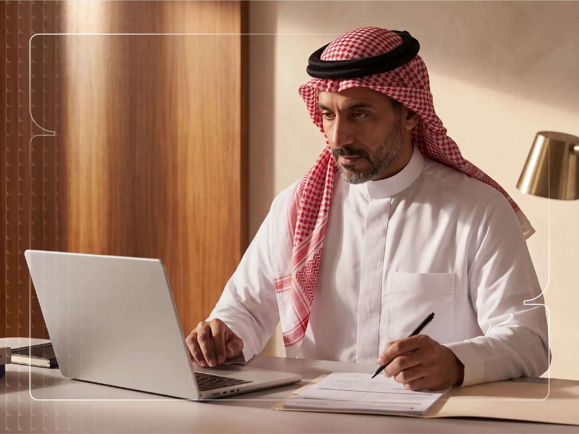 كيف تبني استراتيجية تعويضات تناسب شركتك في السعودية؟